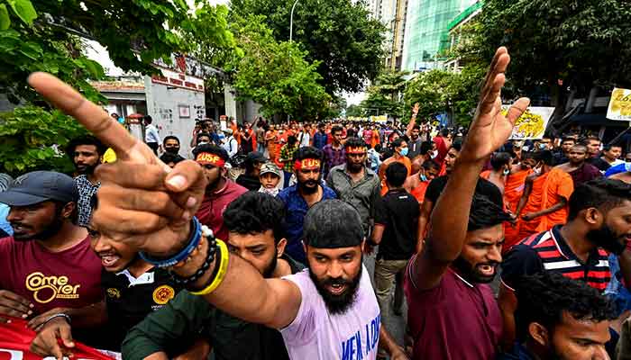 You are currently viewing Wickremesinghe targets students