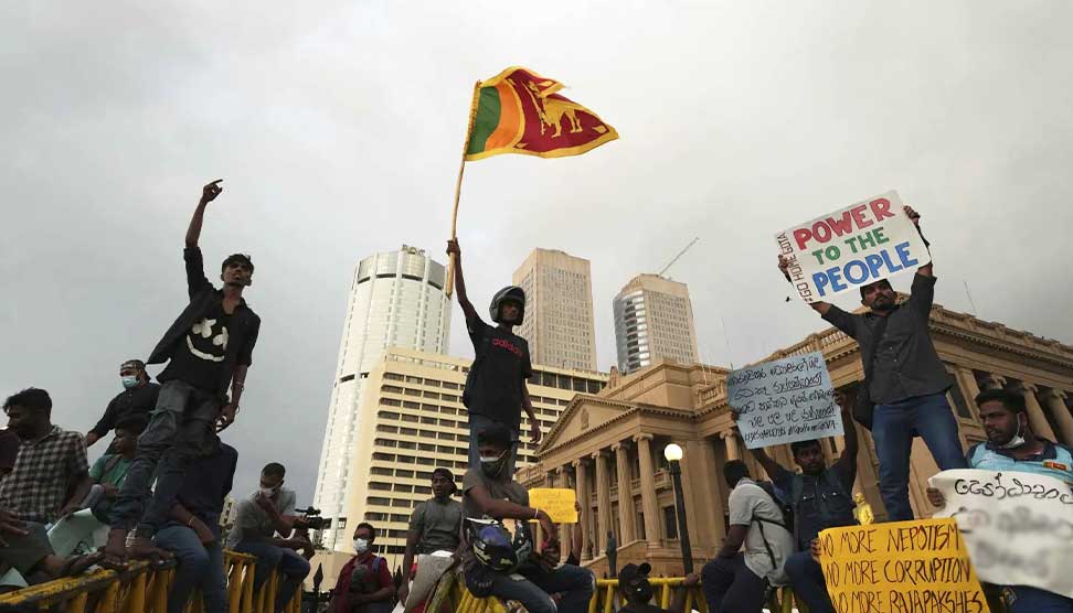 Read more about the article ඡන්ද ලැබූ පමණින් ඊනියා මහජන නියෝජිතයන්ට ආරක්ෂාව හිමි වන්නේද?