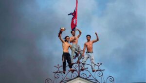 Read more about the article යෞවනයන්ගේ විරෝධයෙන් දැවුනු නේපාලය..